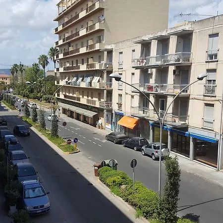 לינה וארוחת בוקר Monti אלגהרו